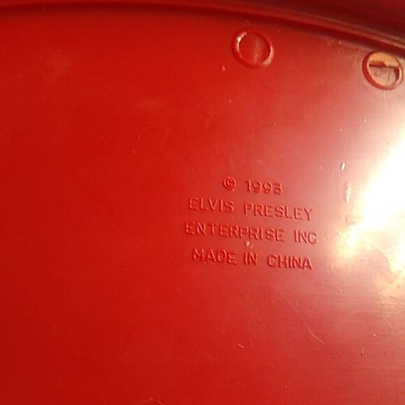Elvis Presley Enterprise Inc. Red Display Stand, Guitar, Doll 1993 - Picture 7 of 10